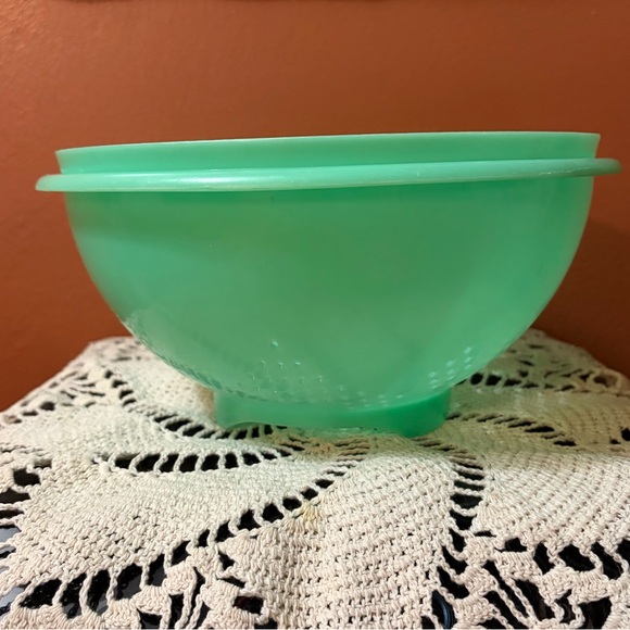 Vintage Tupperware Colander - Picture 4 of 4